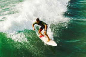 开云足球-23失误！火箭110-121马刺！球员评分：2人完美、3人合格、2人灾难，火箭75-114马刺